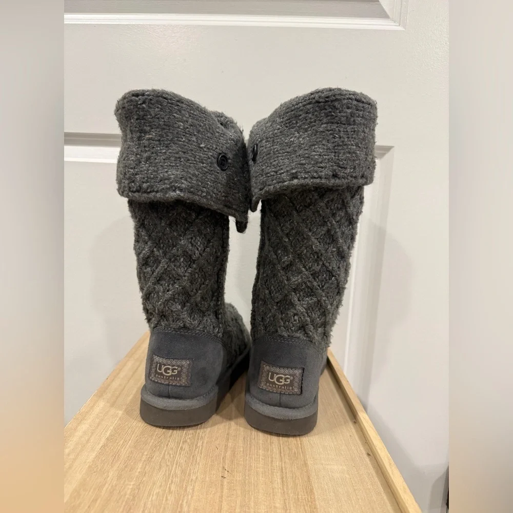 UGG Australia Women’s Knit Tall Boots Gray Size 8
